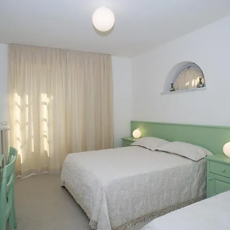 Liu 3* トッレ・デル・ラーゴ・プッチーニ