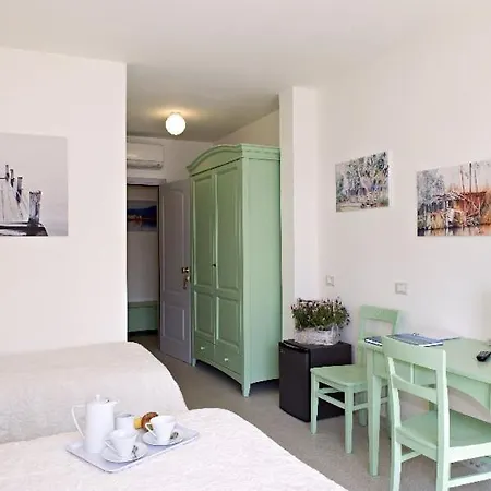 Liu 3* トッレ・デル・ラーゴ・プッチーニ